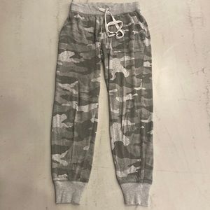 Aerie camo sweatpants
